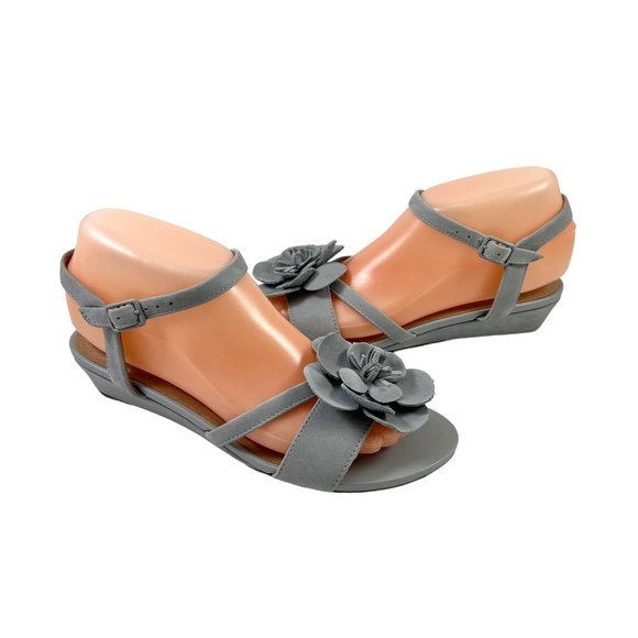 Clarks Artisan Sandals Parram Stella Blue Gray Nubuck Shoes Size 6.5 M Rosette - Picture 1 of 10